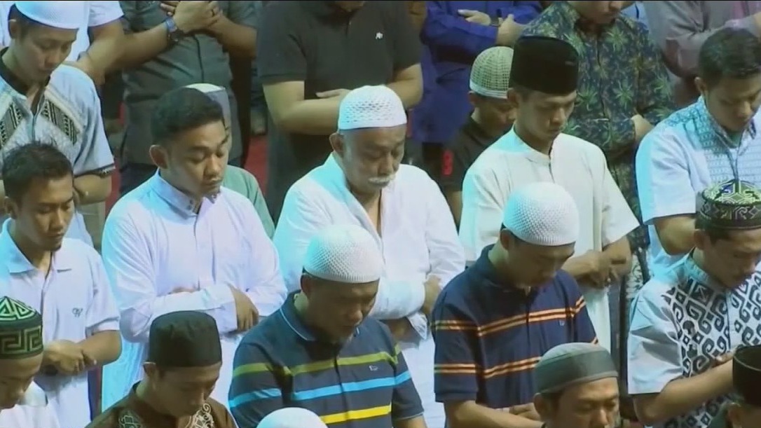 Muslim holy month of Ramadan begins