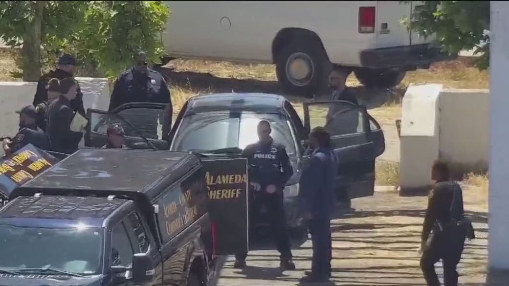 Shooting investigation in Oakland