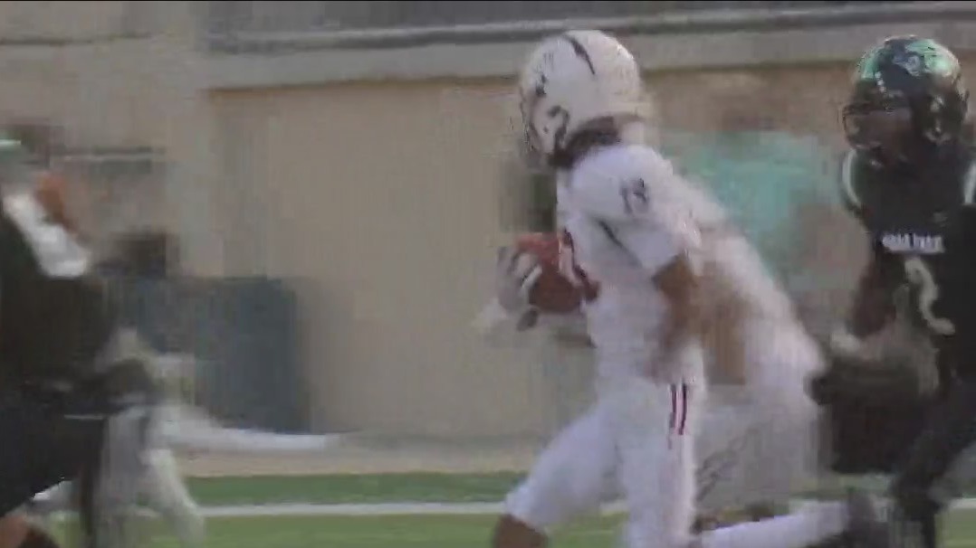 Round Rock builds early lead, then rallies knock off Cedar Park