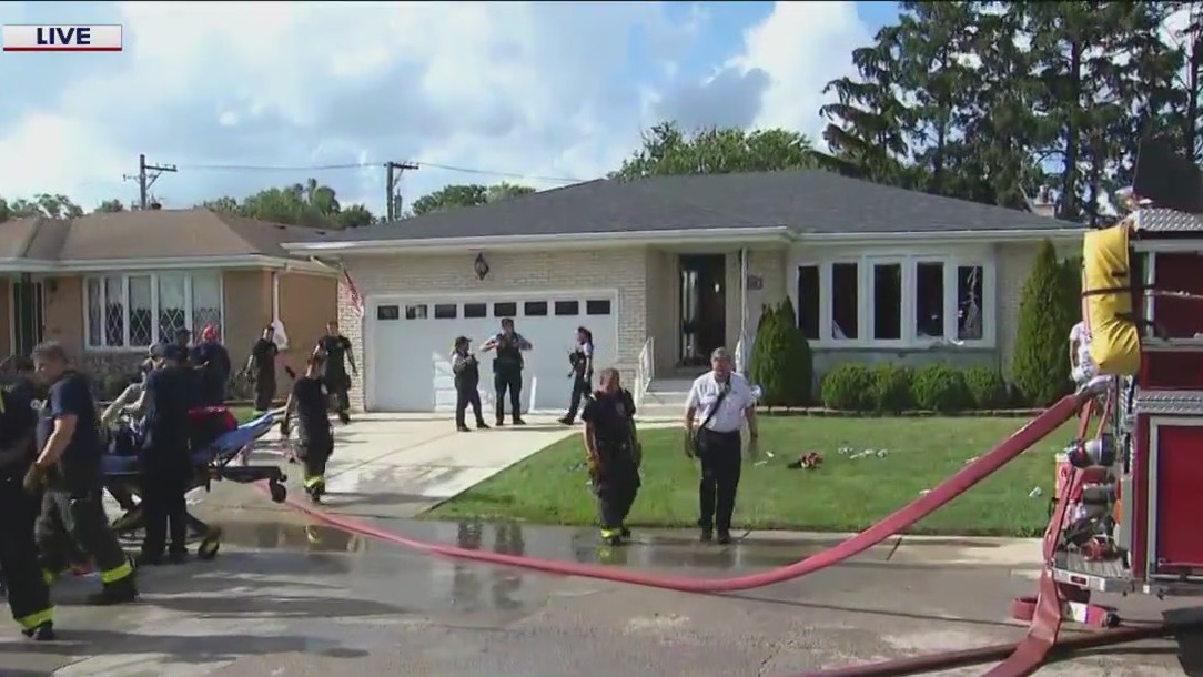 Chicago firefighters reportedly hurt fighting blaze