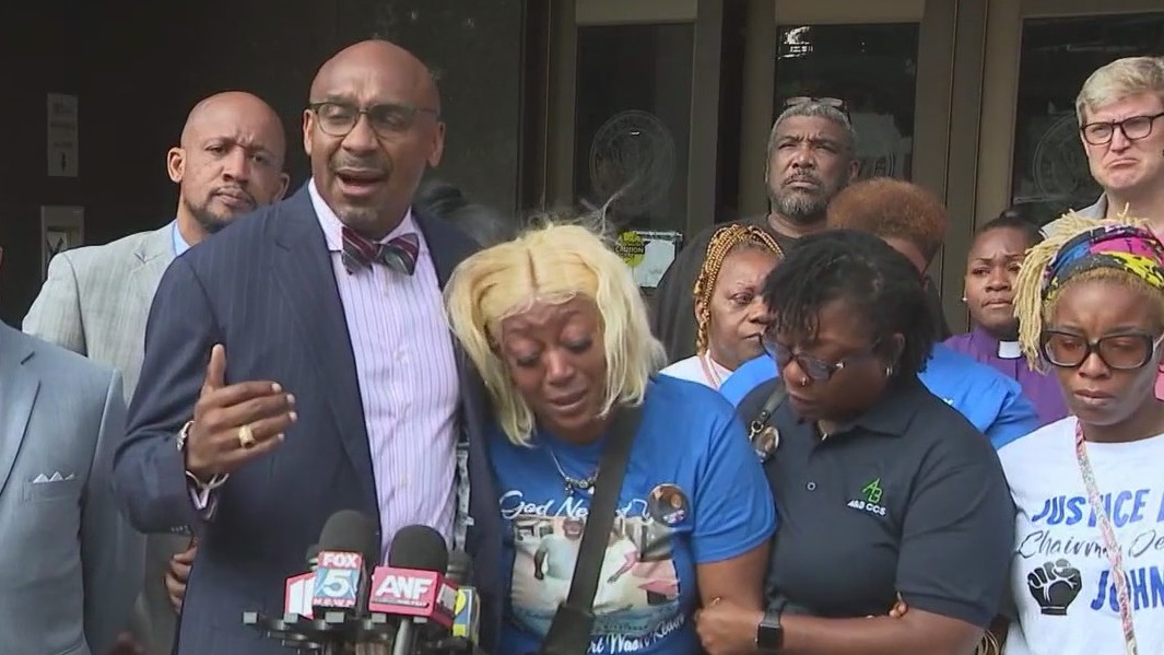 Family of deacon killed wants officer arrested