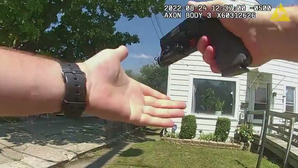 Body cam footage shows Waukegan police officer fatally shoot man wielding knife, hammer