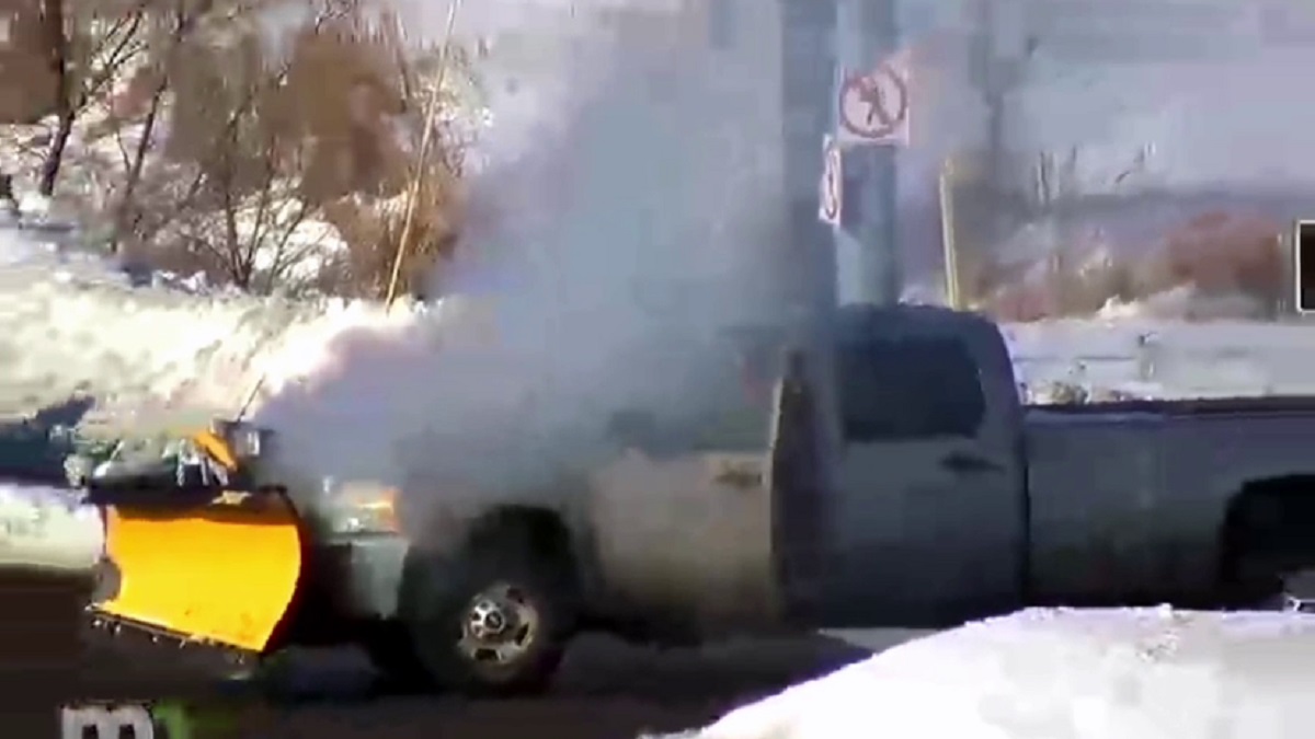 Plow truck catches fire along I-35E after reported burglary in Isanti County
