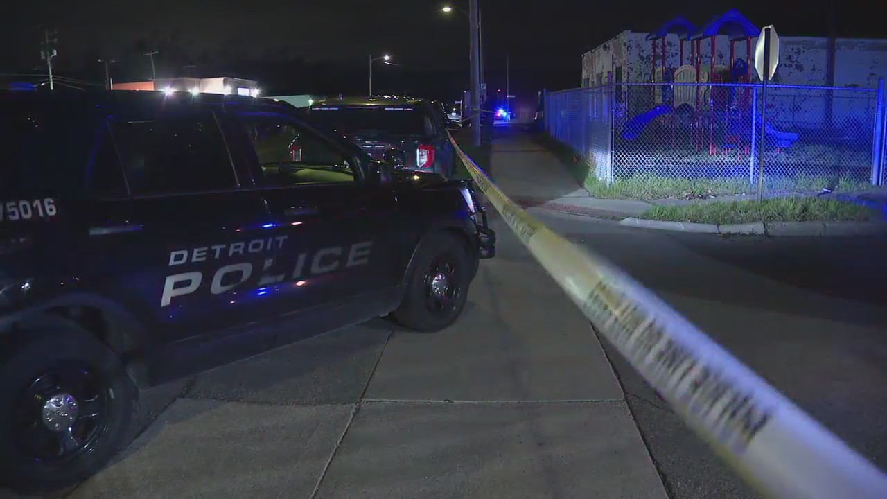 Police: Foot chase ends with teen shot in Detroit