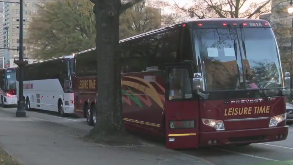 Shuttle buses take mourners to Rosalynn Carter