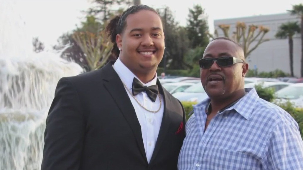 Family of 49ers' Aaron Banks, heads to Las Vegas from East Bay