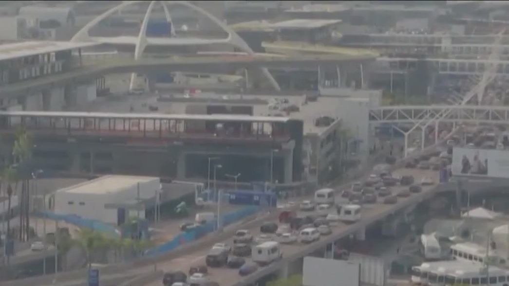 Winter storm impacts holiday travel