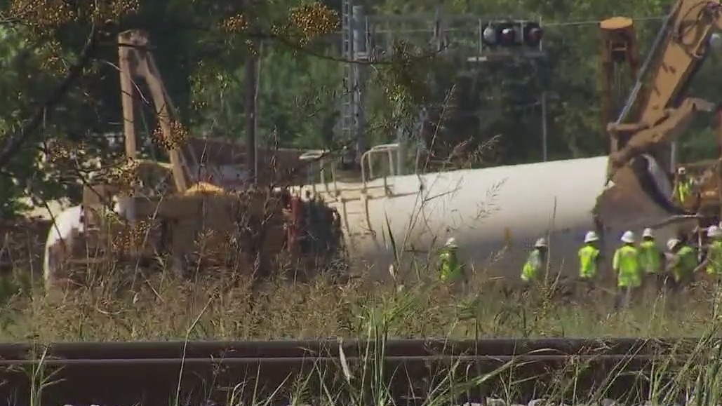 Investigation underway after train derailment in Bastrop County
