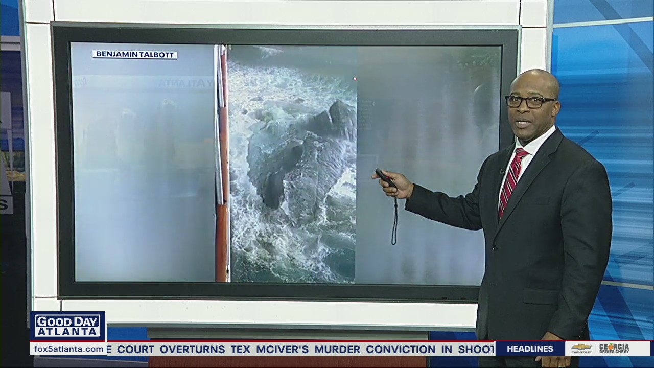 Family films cruise ship crashing into huge iceberg