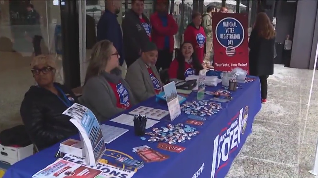 Chicago does its part for National Voter Registration Day
