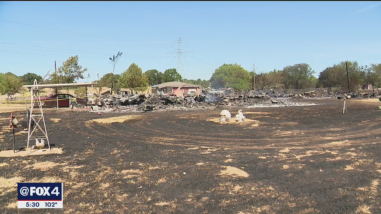 3 homes destroyed in southern Tarrant County after fire quickly spreads