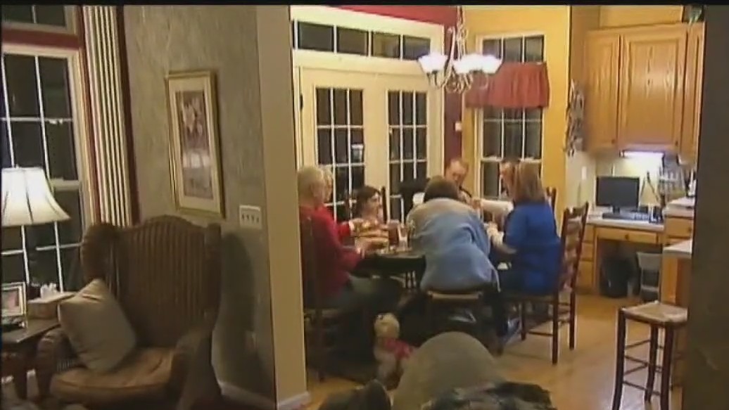 Monday Manners: FAQ about hosting family, friends for Thanksgiving