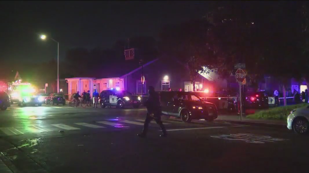 Man dies from gunshot wounds in Oakland