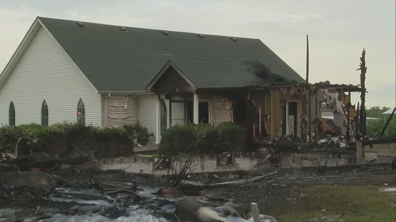 Illinois church hit by lightning during morning storms