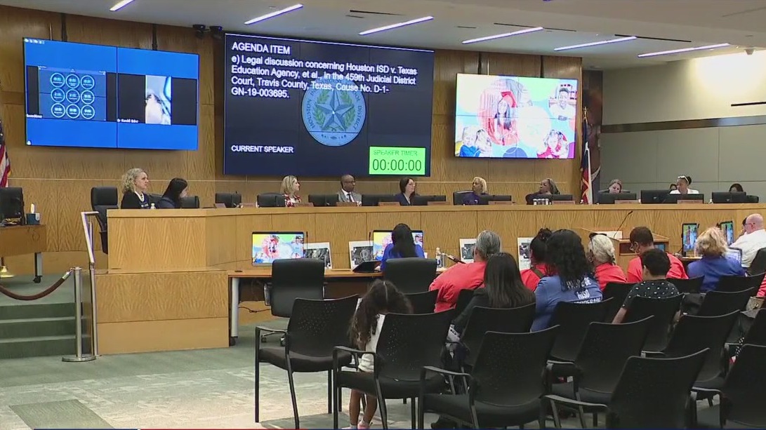 Houston ISD teachers react to imminent plan for state takeover