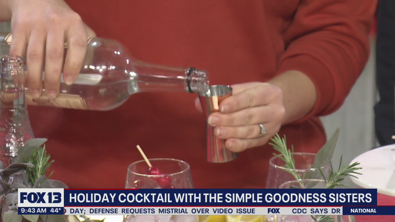 Holiday cocktails with Simple Goodness Sisters