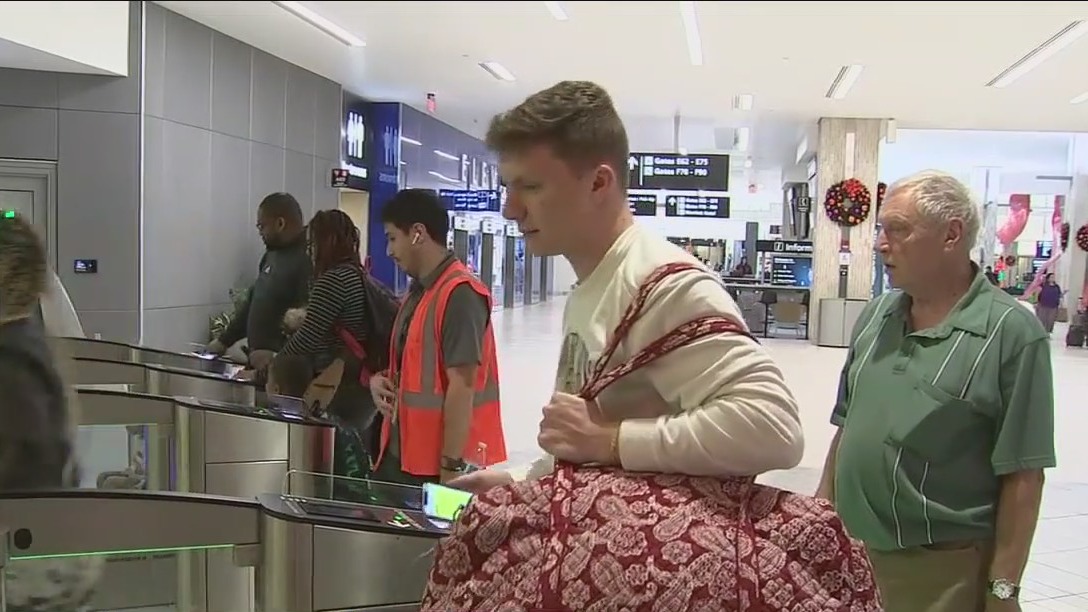 Travel traffic picks up for Thanksgiving