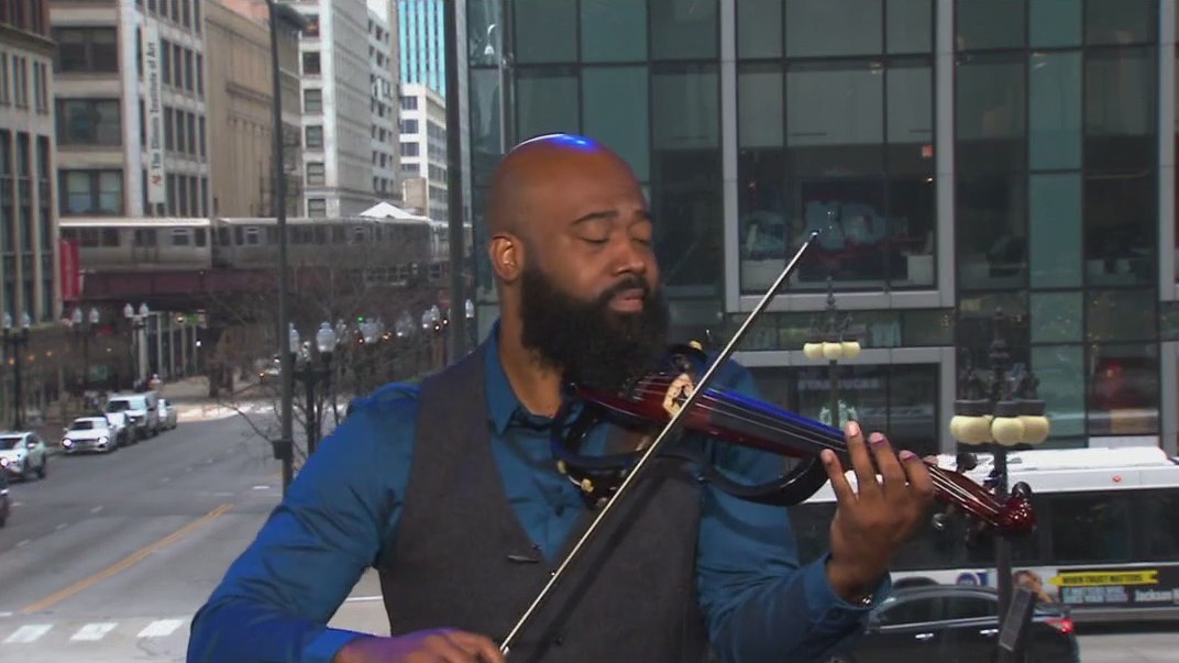 Soul violinist Omari Dillard to play at the Harold Washington Cultural Center on Saturday
