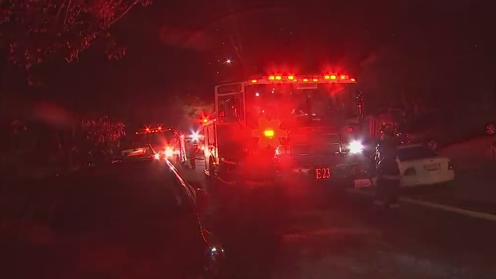 Person dies in fatal Oakland fire in abandoned home near Mills College