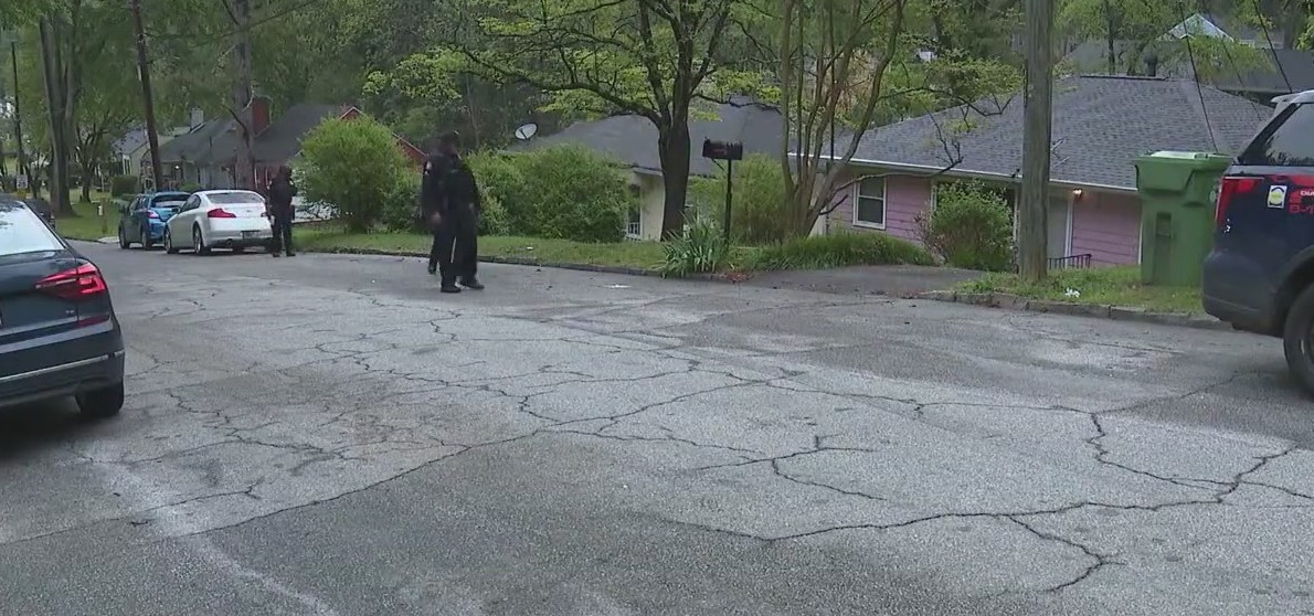 House, car hit by bullets in SW Atlanta neighborhood