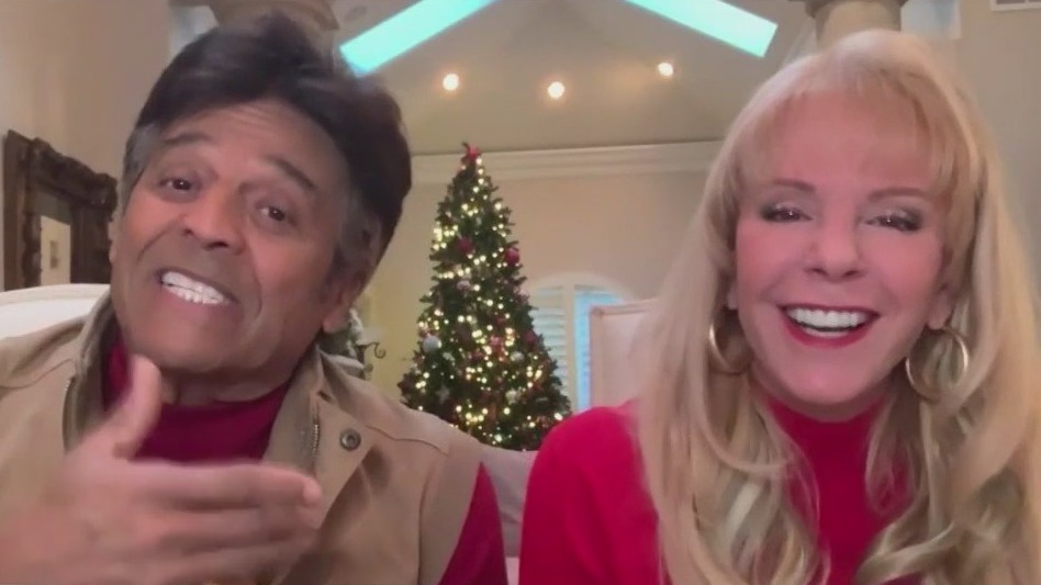 Stars come out for Hollywood Christmas Parade