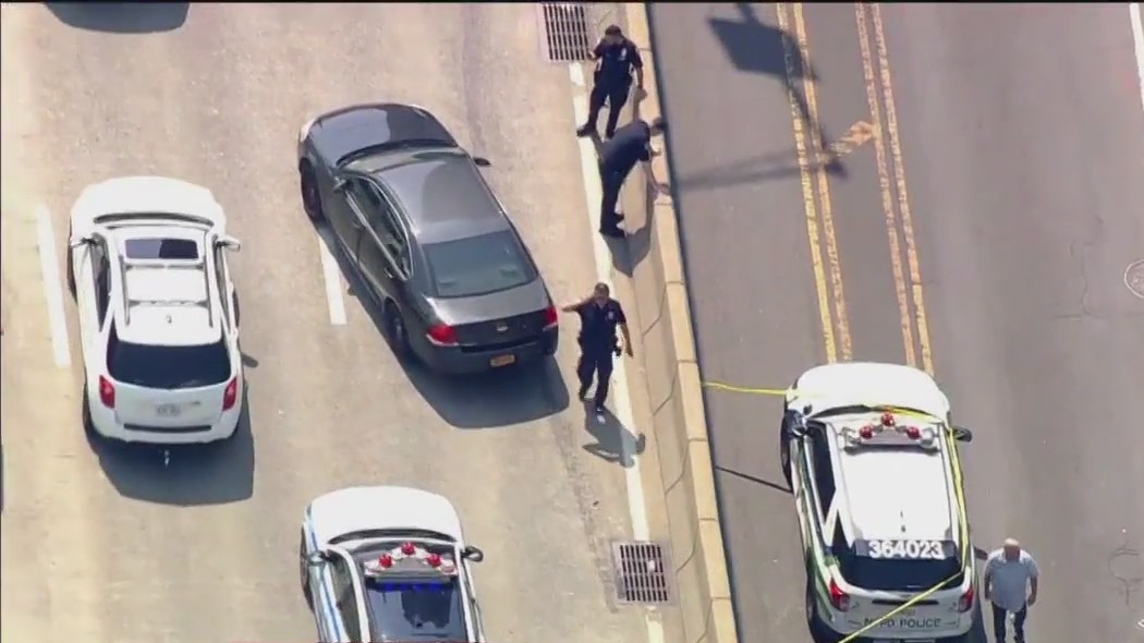 Rideshare driver stabbed on FDR Drive