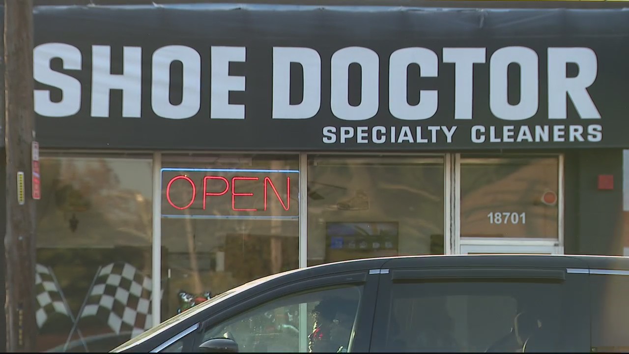 Avenue of Fashion athletic shoe dry cleaner hit twice by thieves