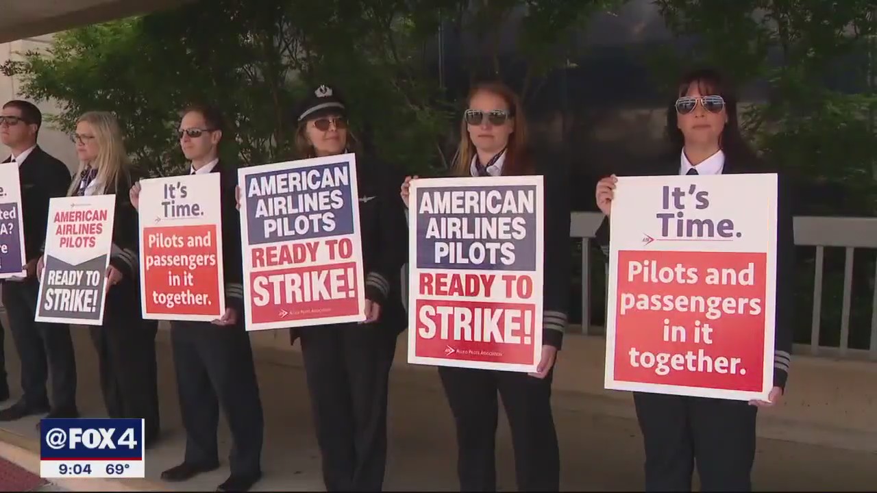 AA, pilots reach labor deal before busy travel season