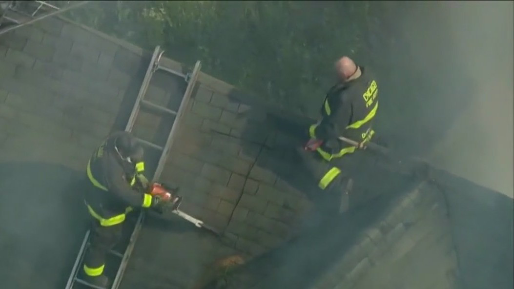 Fire erupts at Roseland home