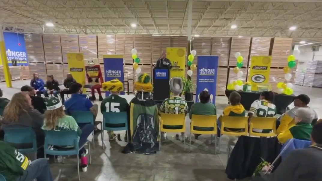 'Touchdowns for Hunger' donation presented