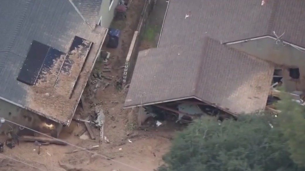 La Cañada Flintridge family recalls moments when hillside slide into their home