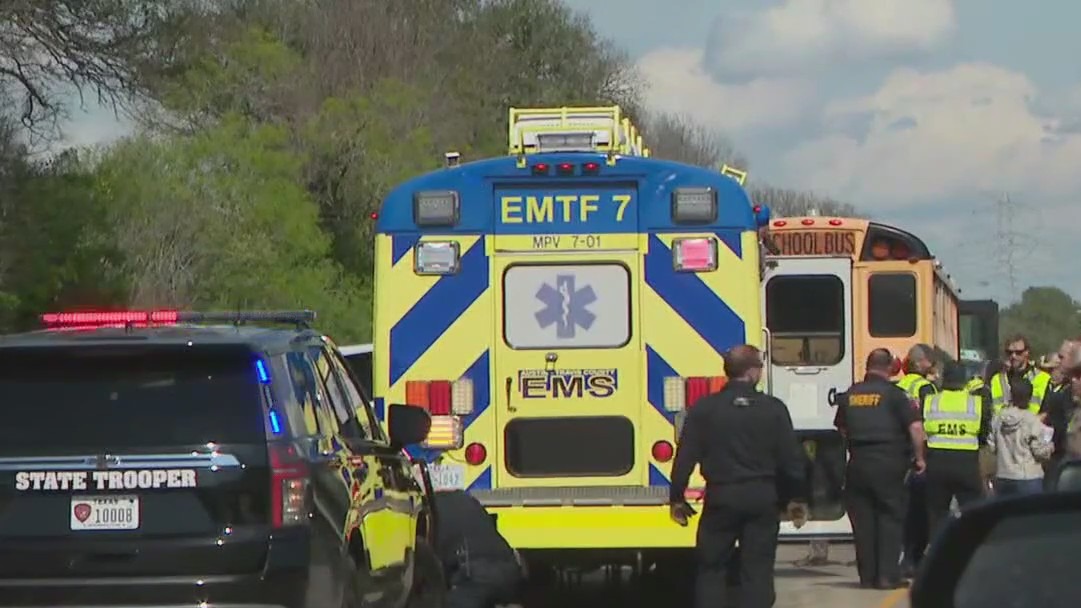 Deadly school bus crash in Bastrop Co.