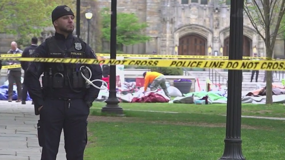 Pro-Palestine protest continues at Yale after arrests