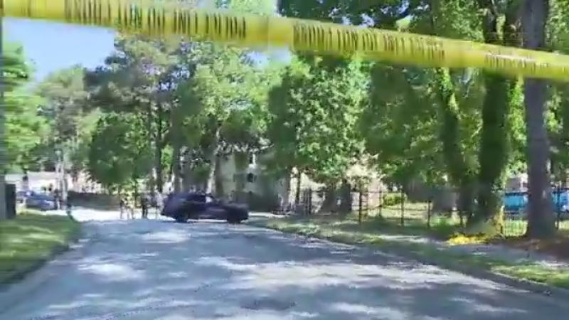 Man shoots at students waiting at Atlanta bus stop