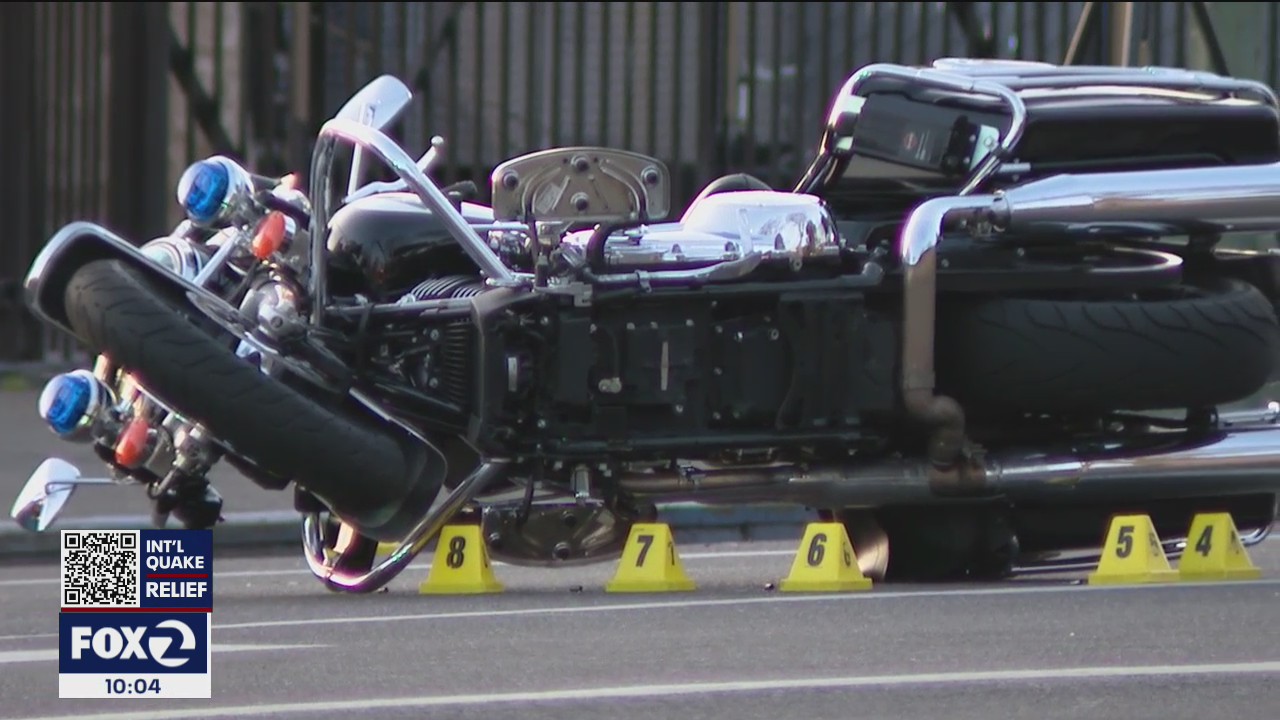 Oakland police open fire on alleged armed carjacking suspect following motorcycle crash