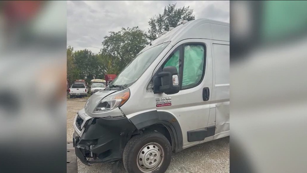 Chicago animal rescue to get new transport van after crash