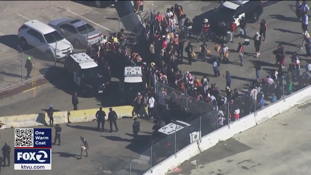 Protest at port over ship bound for Israel