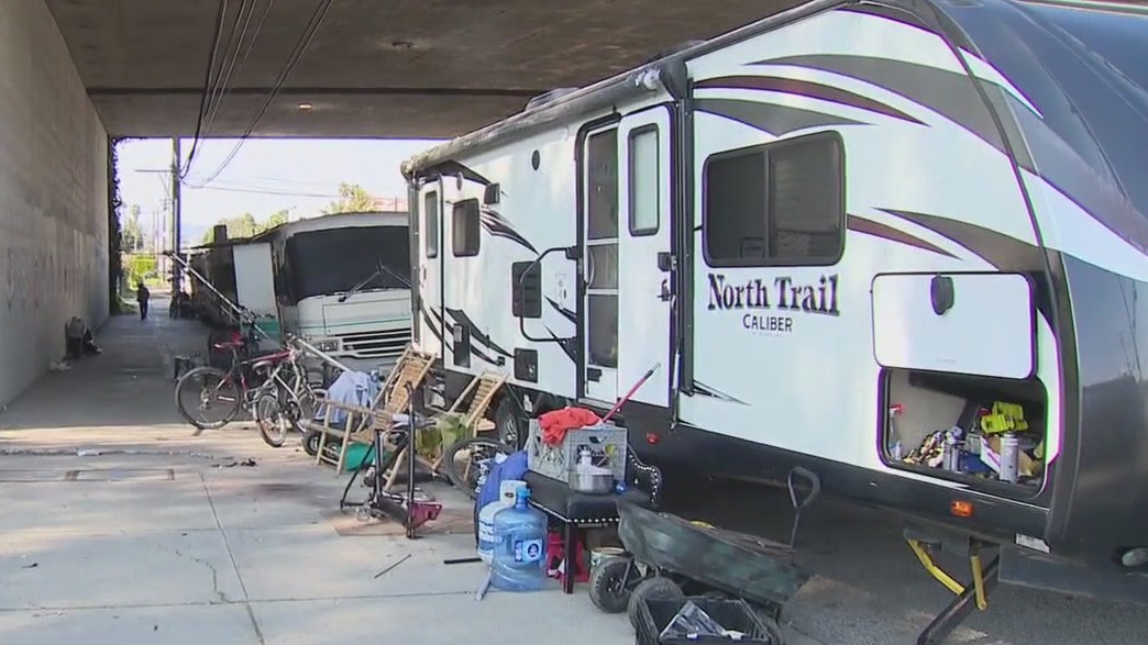 Del Rey residents frustrated by homeless camps