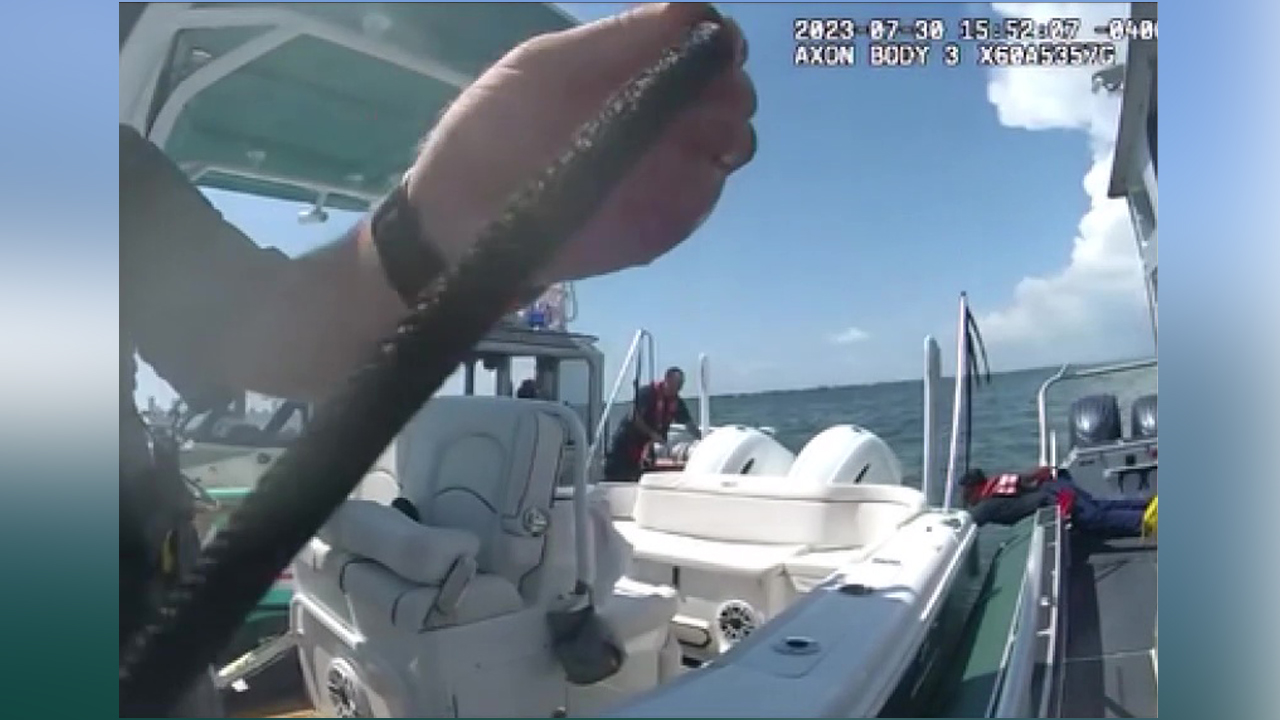 Deputy reels in runaway boat