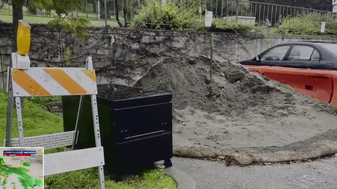 Rain rolls through Bay Area