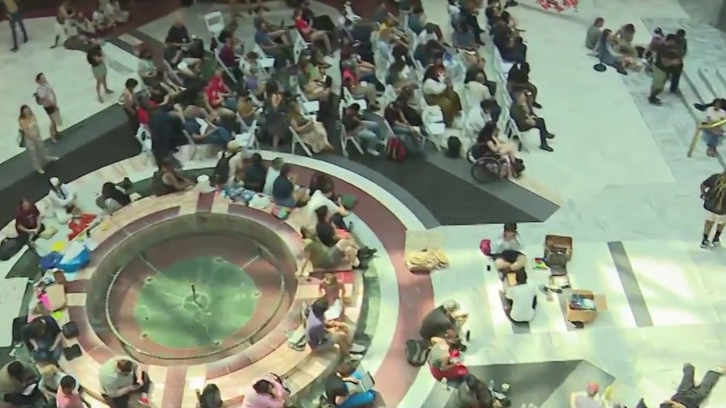 Hundreds show up to training center vote