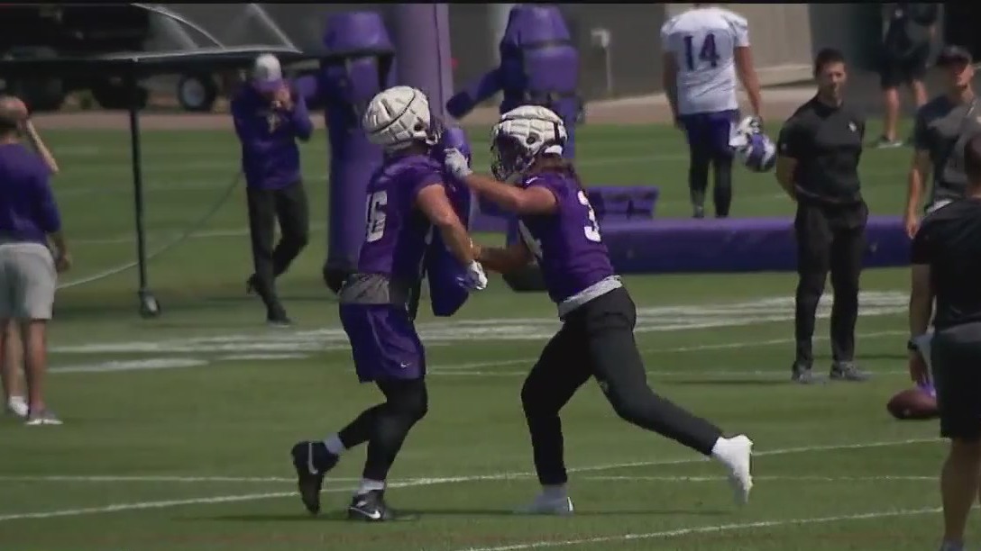Minnesota Vikings practice through heat