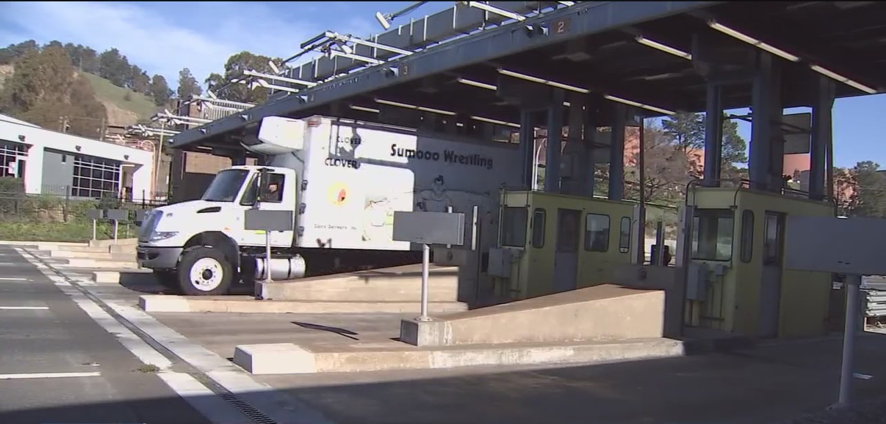 Drivers required to pay off bridge tolls before renewing car registration