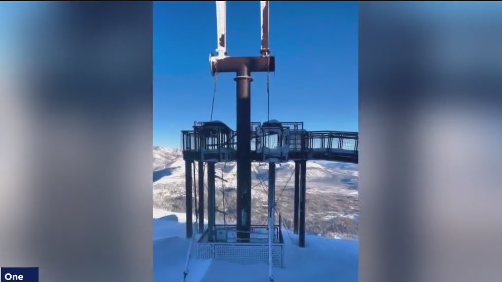 Nearly a foot of snow falls on Mammoth Mountain