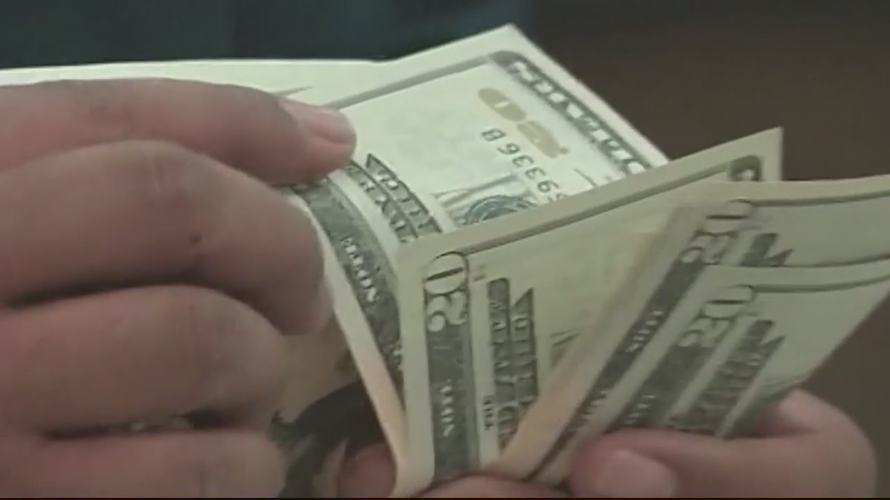 Investment Expert Shares Tips on Making Your Money Work for You