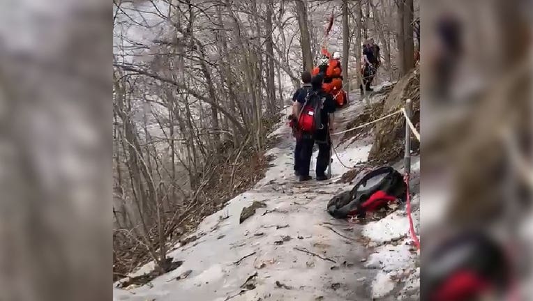 Minnesota family rescued from Red Wing bluff