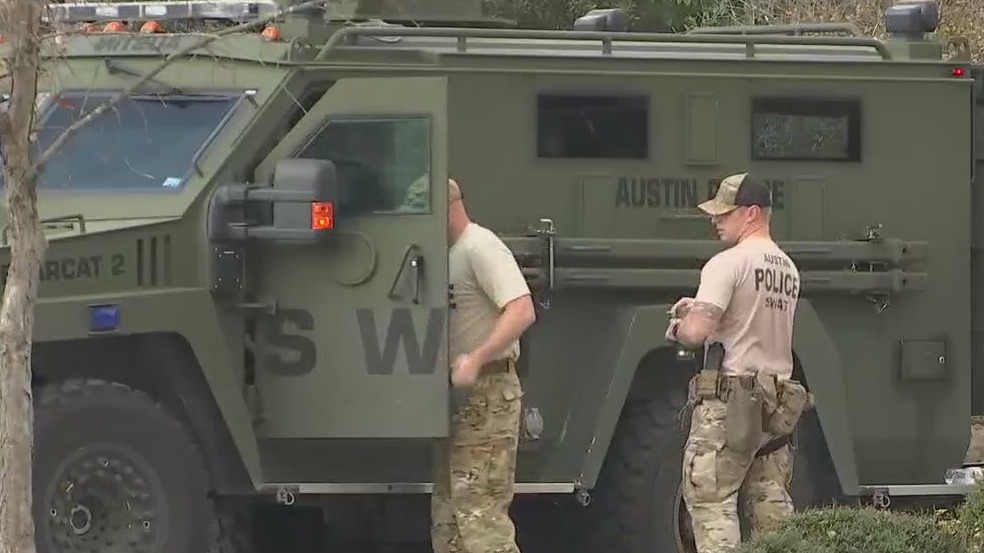 SWAT called to Sleep Inn for two robbery suspects