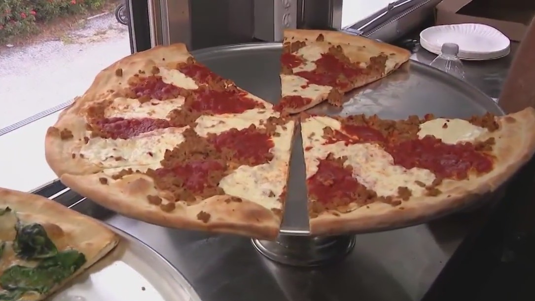 Mobile pizza joint arrives in Tampa