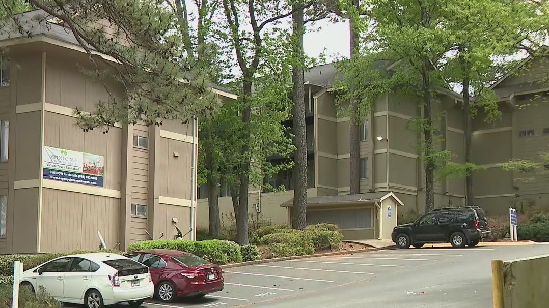 Three arrested in connection to Roswell apartment robbery