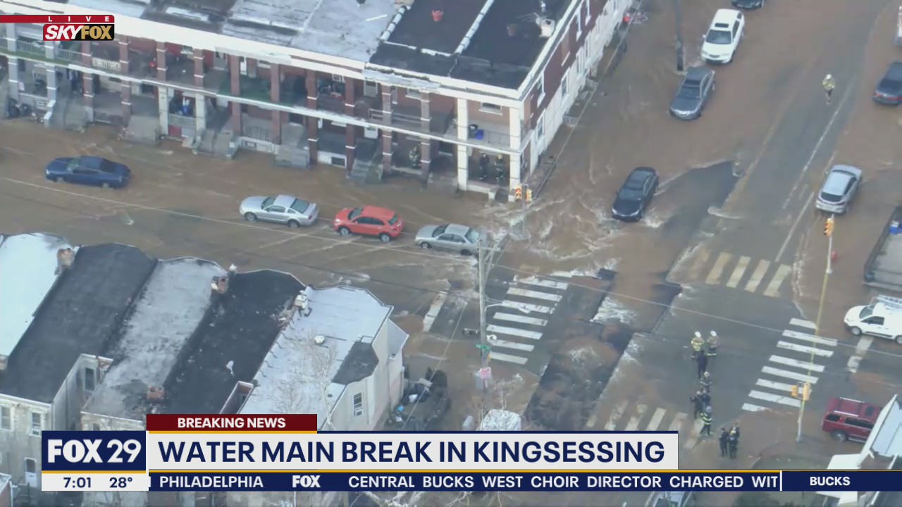Water main break in Kingsessing
